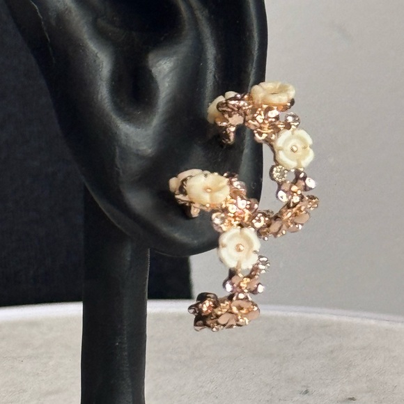 Lauren Conrad Rose Gold Tone Open Hoops Flower Earrings 1in - Picture 4 of 9